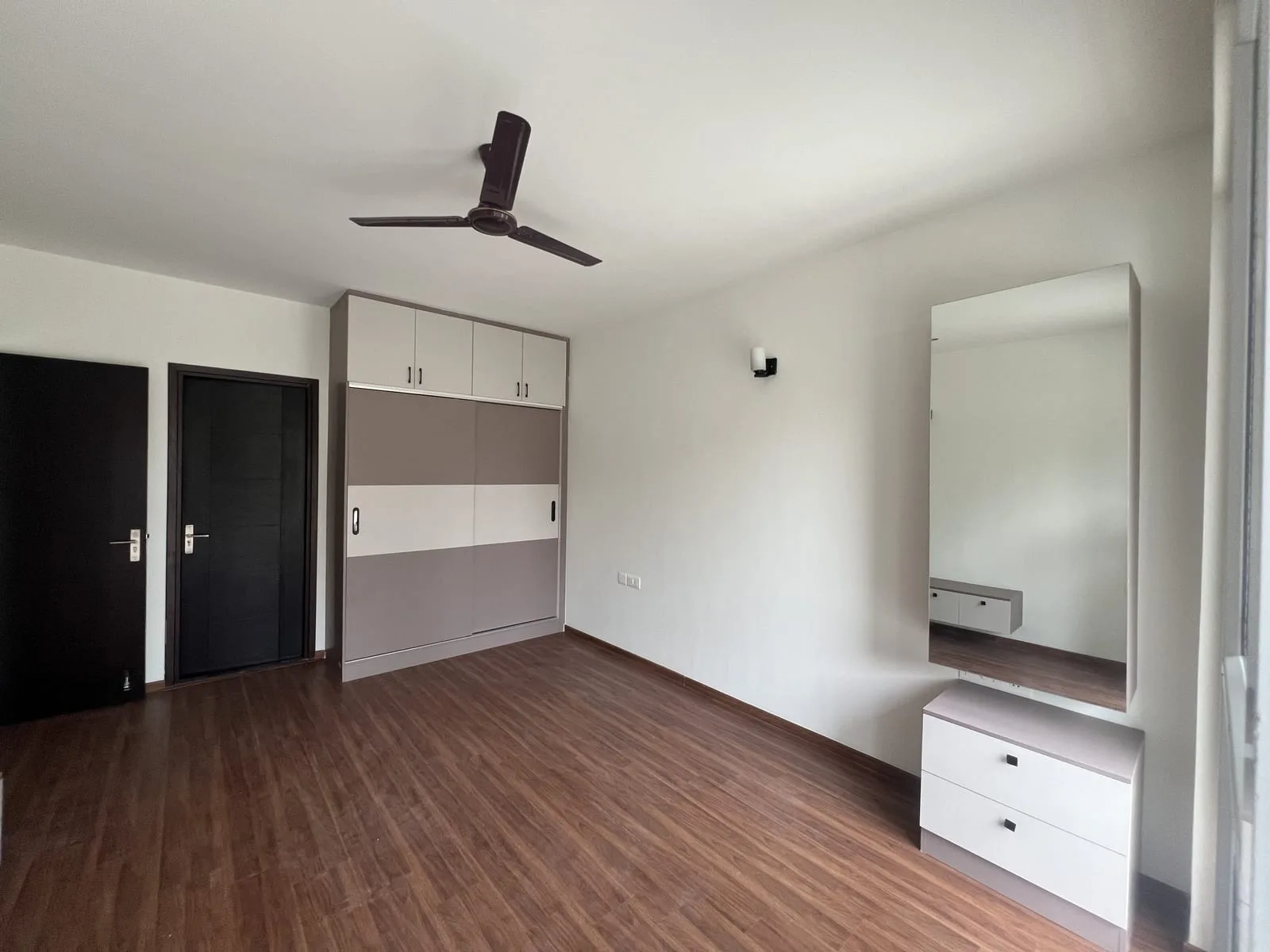 Mr. Manu — Home Interior