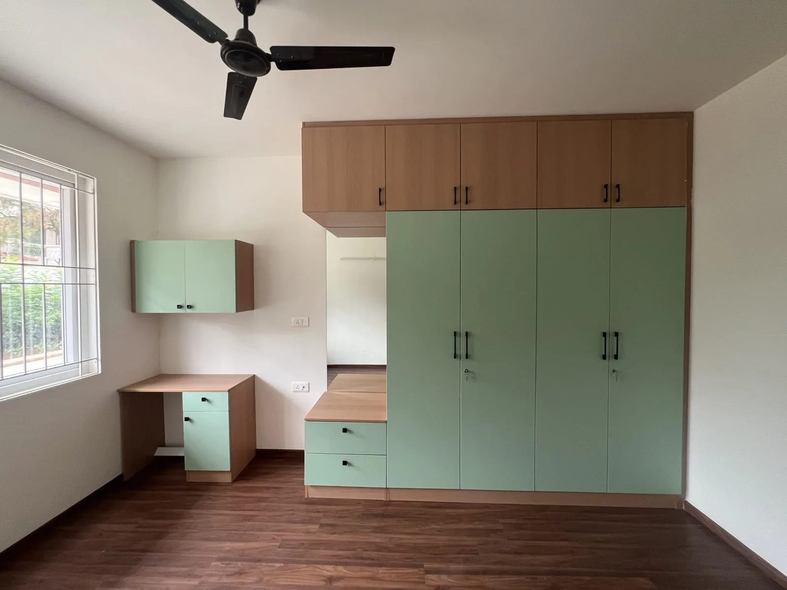 Mr. Manu — Home Interior