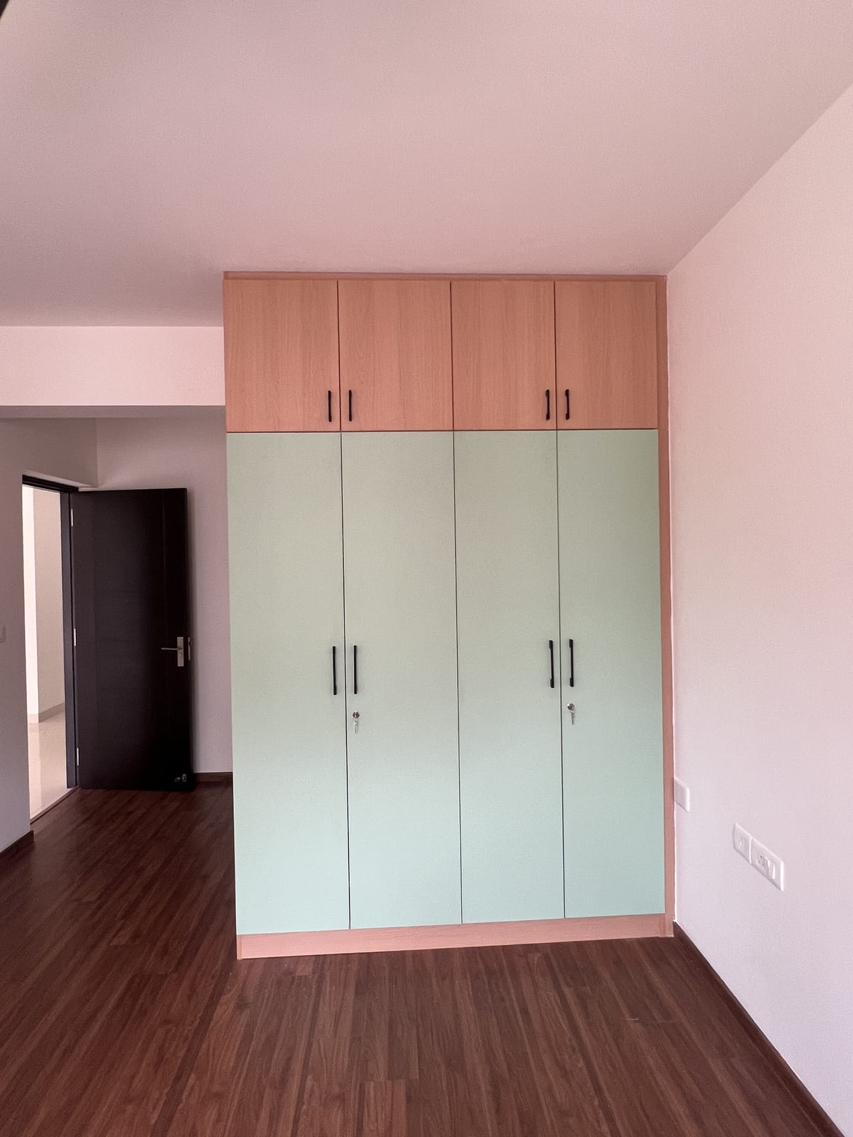 Wardrobe Design — Style 31